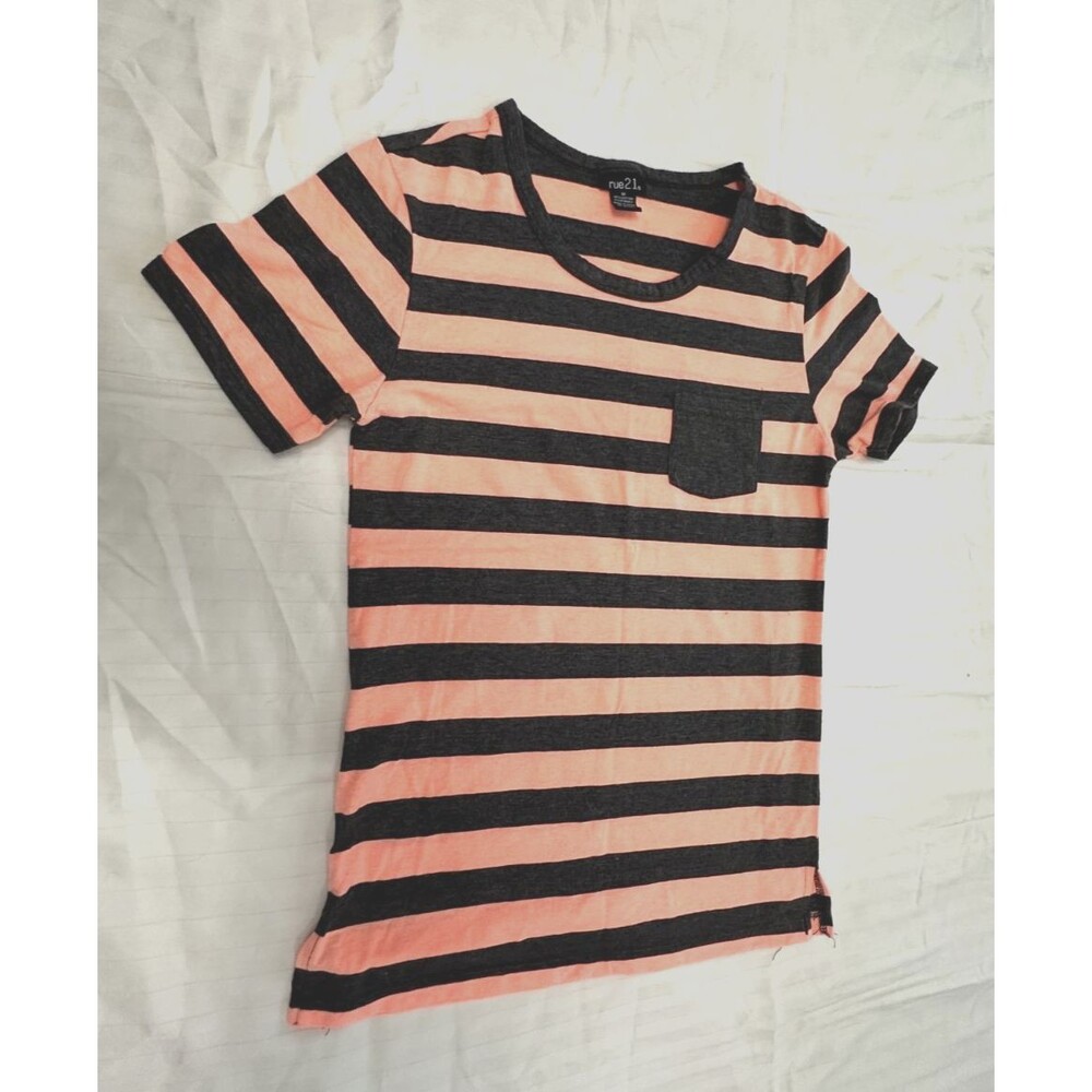 RUE 21 WOMENS SHIRT TEE SIZE M